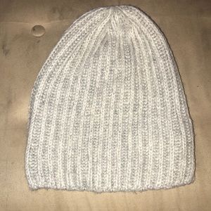 Grey/white knitted beanie